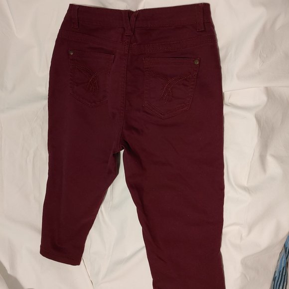 Maroon Capris - Picture 3 of 6